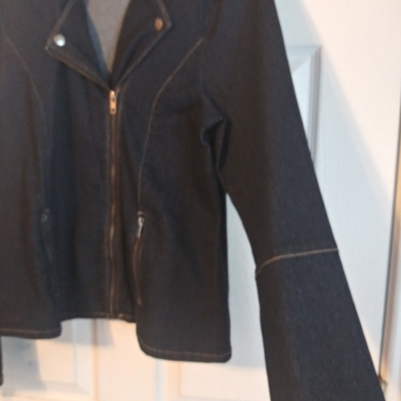 Jacket - Picture 3 of 6